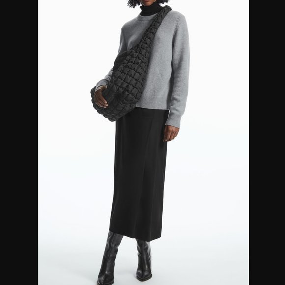 COS QUILTED OVERSIZED SHOULDER BAG BLACKPINK JENNIE - Picture 9 of 11